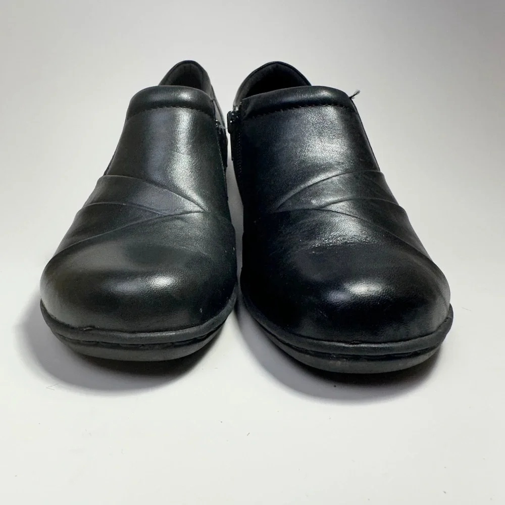 Clarks Collection Black Leather Wedge Loafers Side Zip Shoes Womens Size 8 M